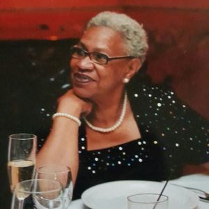 Meet your Posher, Lenora