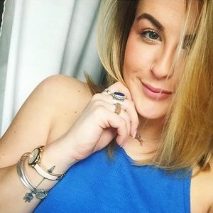 Meet your Posher, Jillian