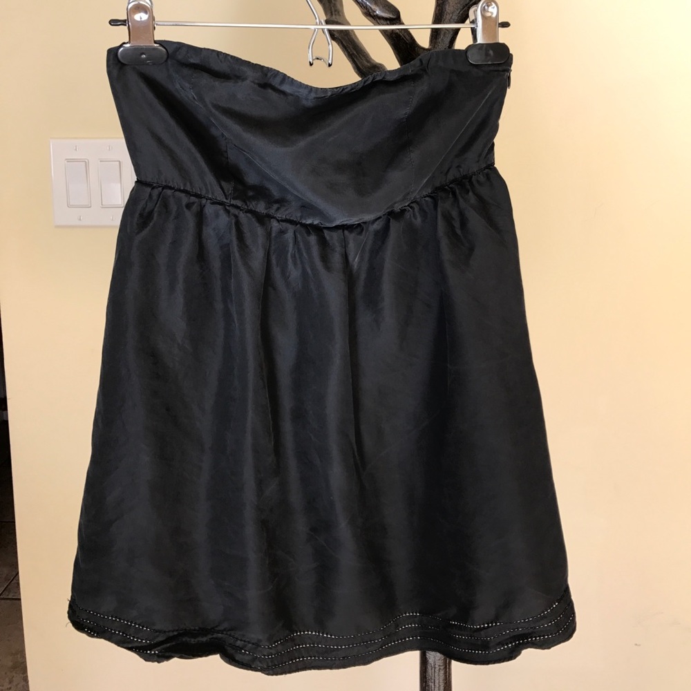 Banana Republic 100% silk strapless top