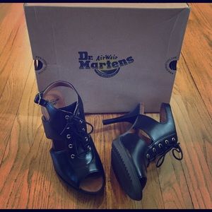 Dr. Martens Shoes - RAINA / Black