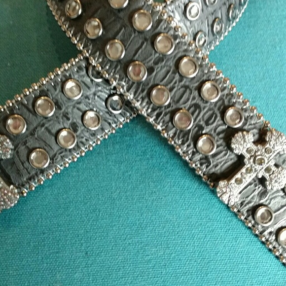 BLACK 1 1/2" LADIES GATOR PRINT CRYSTAL STUD BELT - Picture 2 of 3