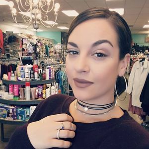 Meet your Posher, Naomi