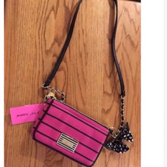 Betsey Johnson Handbags - NWT Betsey Johnson Crossbody