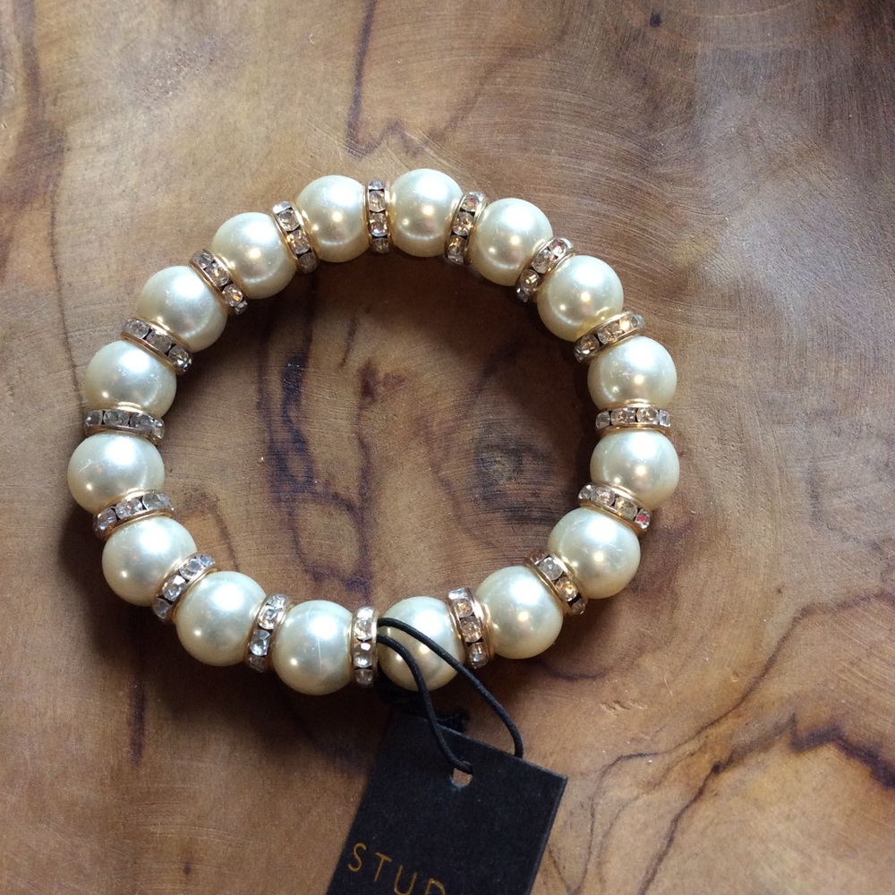 Dressy stretch bracelet