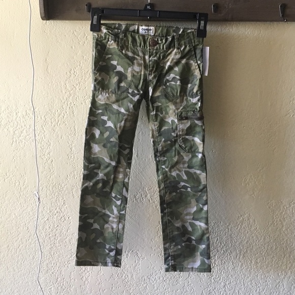 Size 5 Osh Kosh Camo cargo pants - Picture 4 of 4
