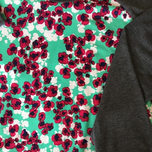 LulaRoe Randy Tee - Picture 2 of 3