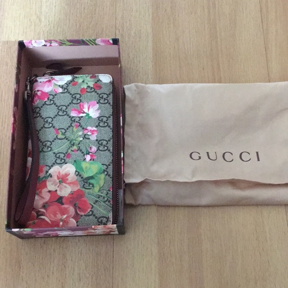 Brand New Gucci Wallet! Authentic - Picture 2 of 4