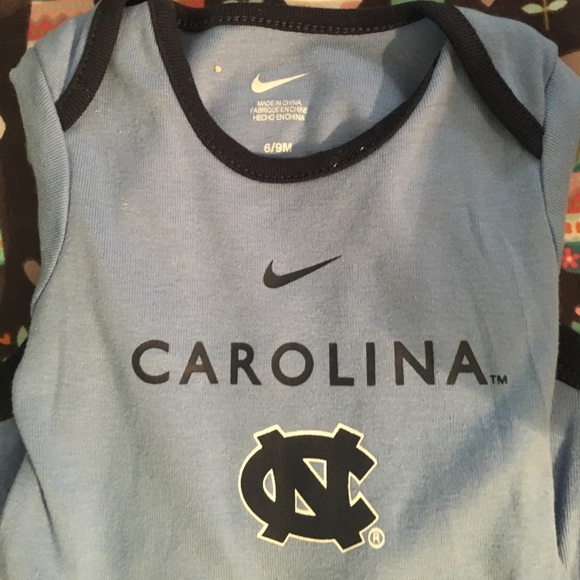 Nike North Carolina Blue Onesie - Picture 2 of 2