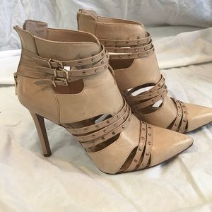 Jessica Simpson nude booties