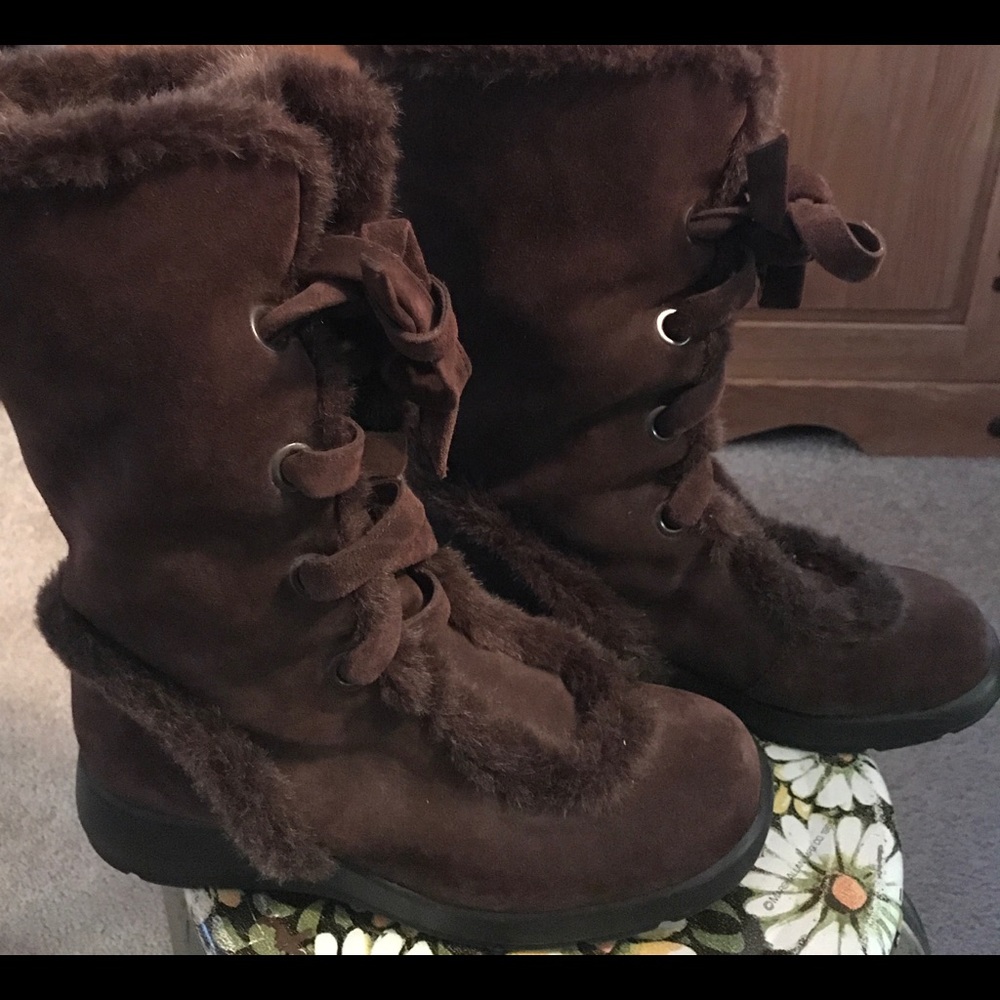 Aerosole "Squishing Tip" Brown Suede Lace-Up Boots