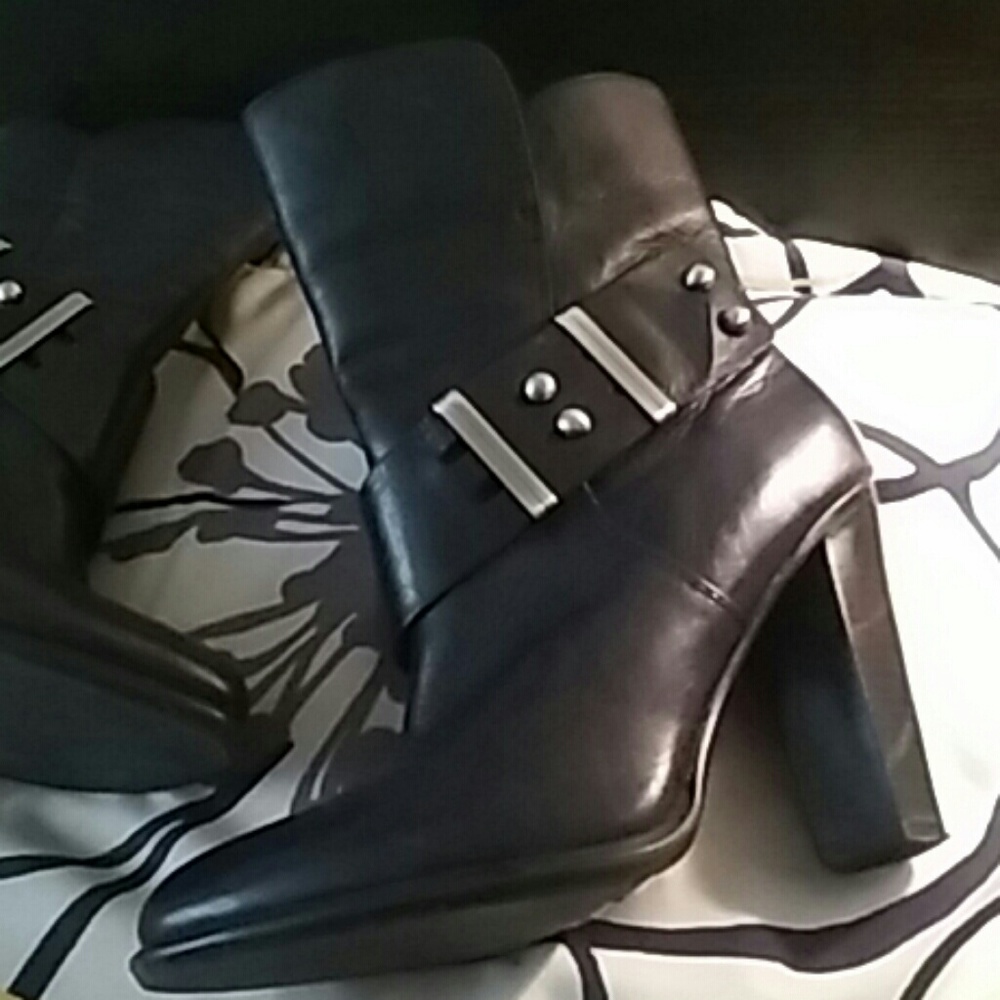Pair of brand new boots