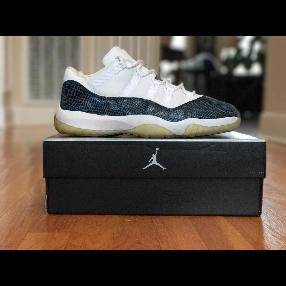 Air Jordan 11 Snake Low