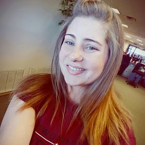 Meet your Posher, Katelyn