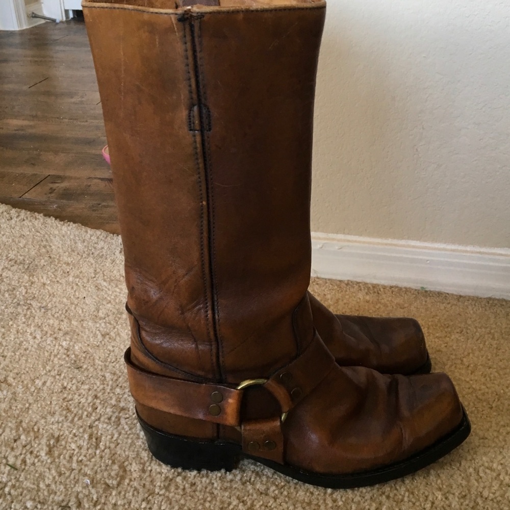 FRYE ♨️♨️SOLD ♨️♨️🤠🕺🏼HOST PICK 🕺🏼 BOOT 9D - Picture 3 of 8