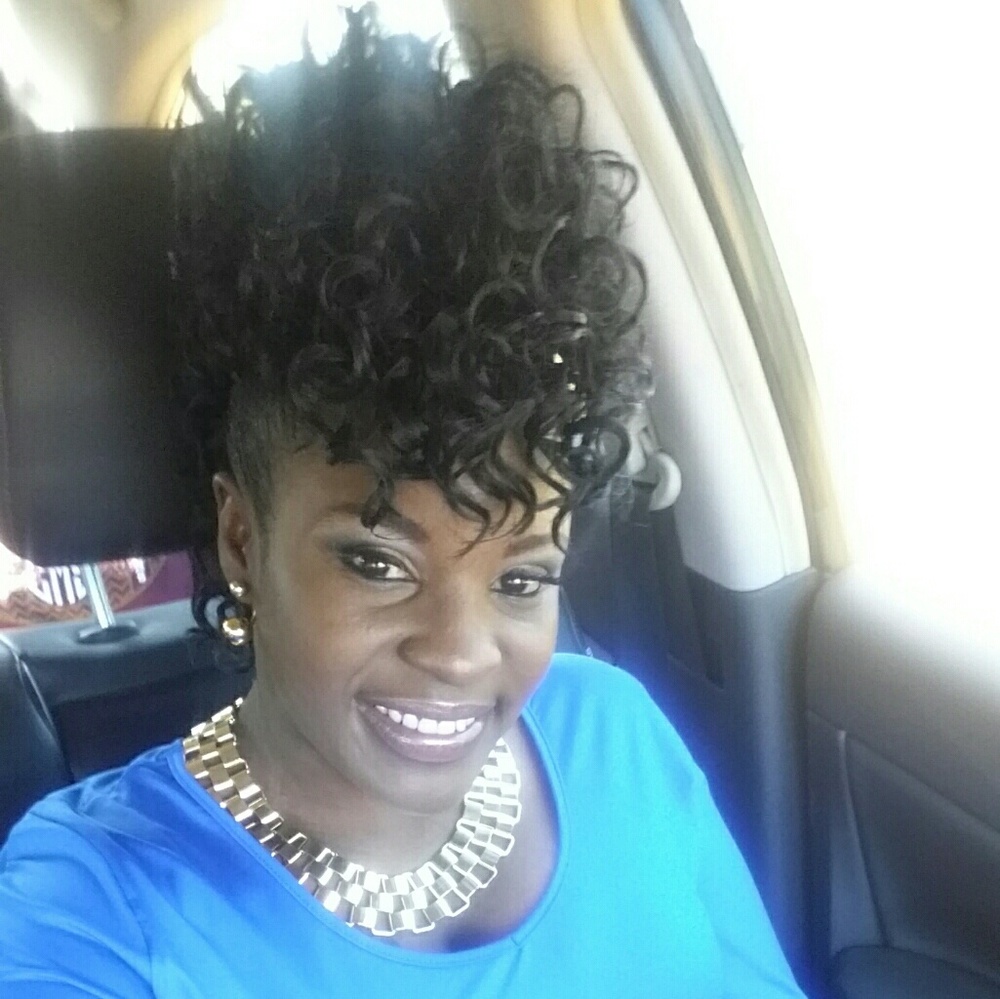 Meet your Posher, Tyechia