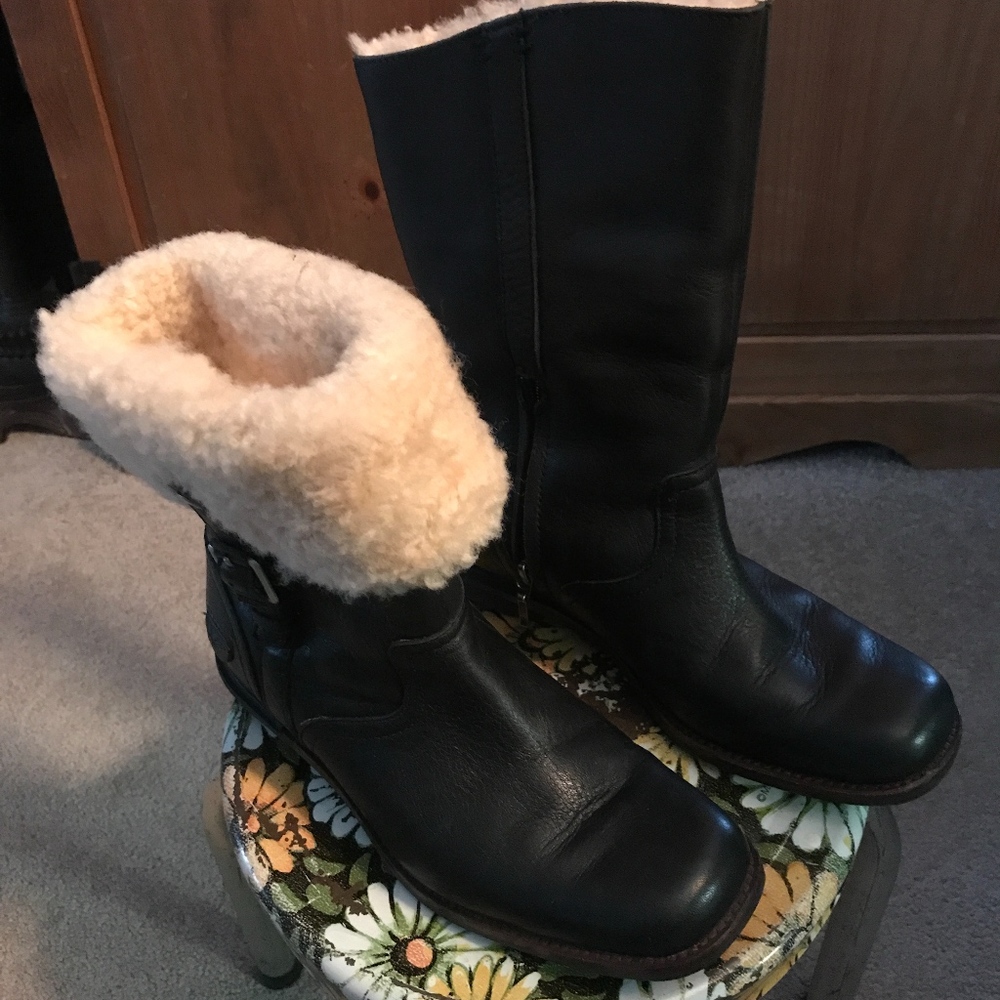 Ugg "Bellevue" Black Leather/Wool Boots