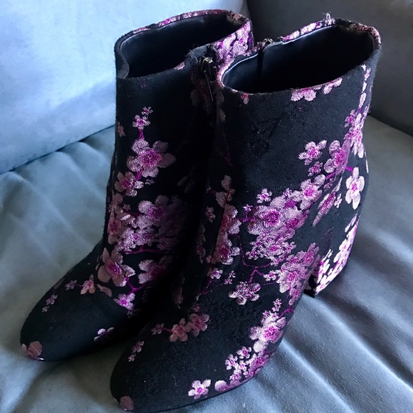 Sam Edelman booties - Picture 2 of 8