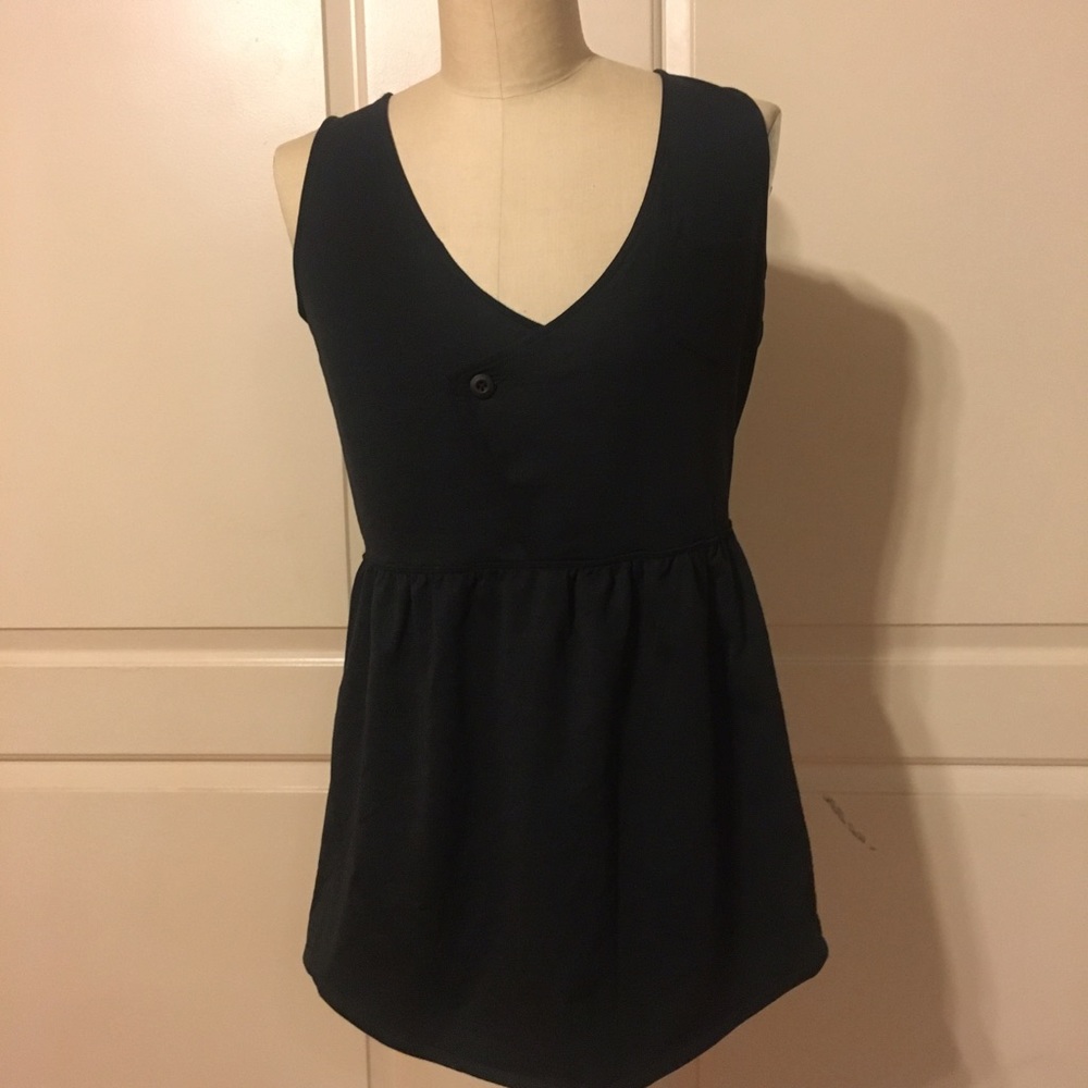 NWT Under Armour Semi Fitted Swim Cover up