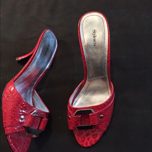 Sexy Red heels - Picture 2 of 4