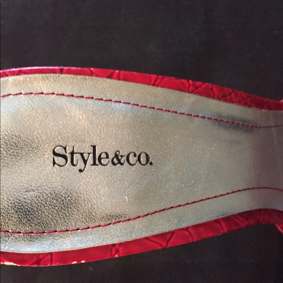 Sexy Red heels - Picture 3 of 4