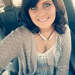 Meet your Posher, Lora