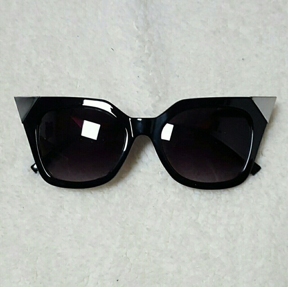 Accessories - Sunglasses