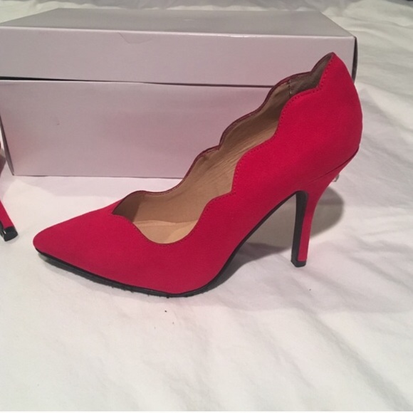 Red hot scalloped heels 😋 - Picture 3 of 3