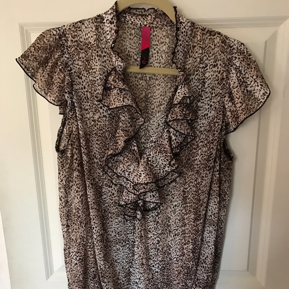 Animal print top ☀️☀️☀️