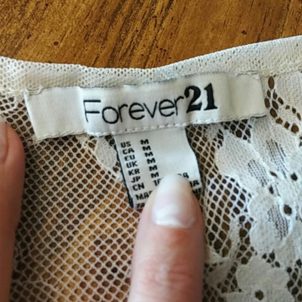 Lace Crop Top - Picture 2 of 3