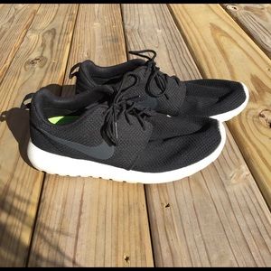 Men's Roshe Nikes ❌FINAL PRICE❌