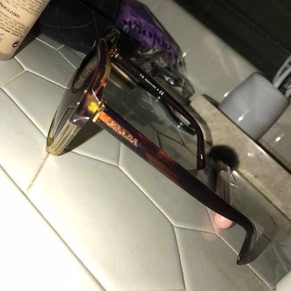Prada sunglasses! - Picture 2 of 4