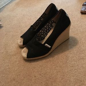 TOMS black wedges