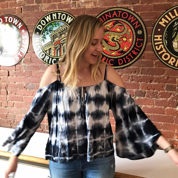 Honey Punch Tops - Honey Punch Bell Sleeve Top