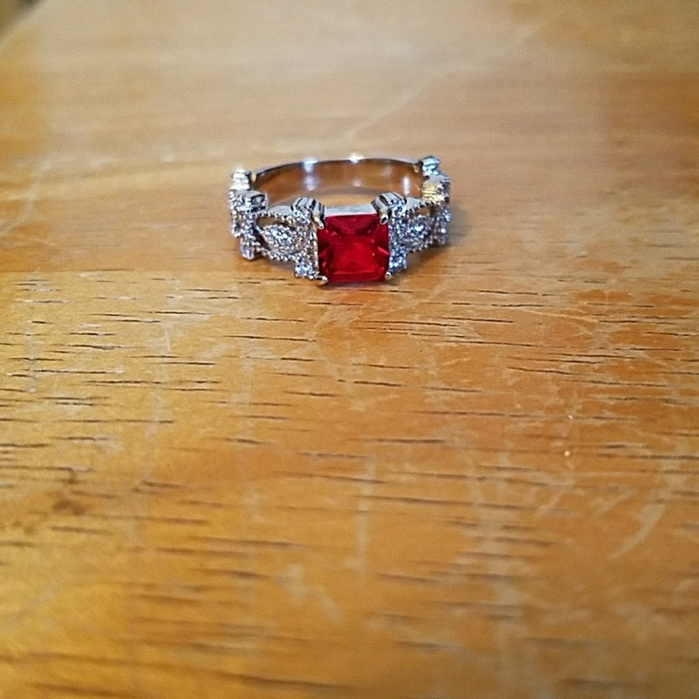 ⭐Sale⭐ 🥀Red Gemstone Ring🥀