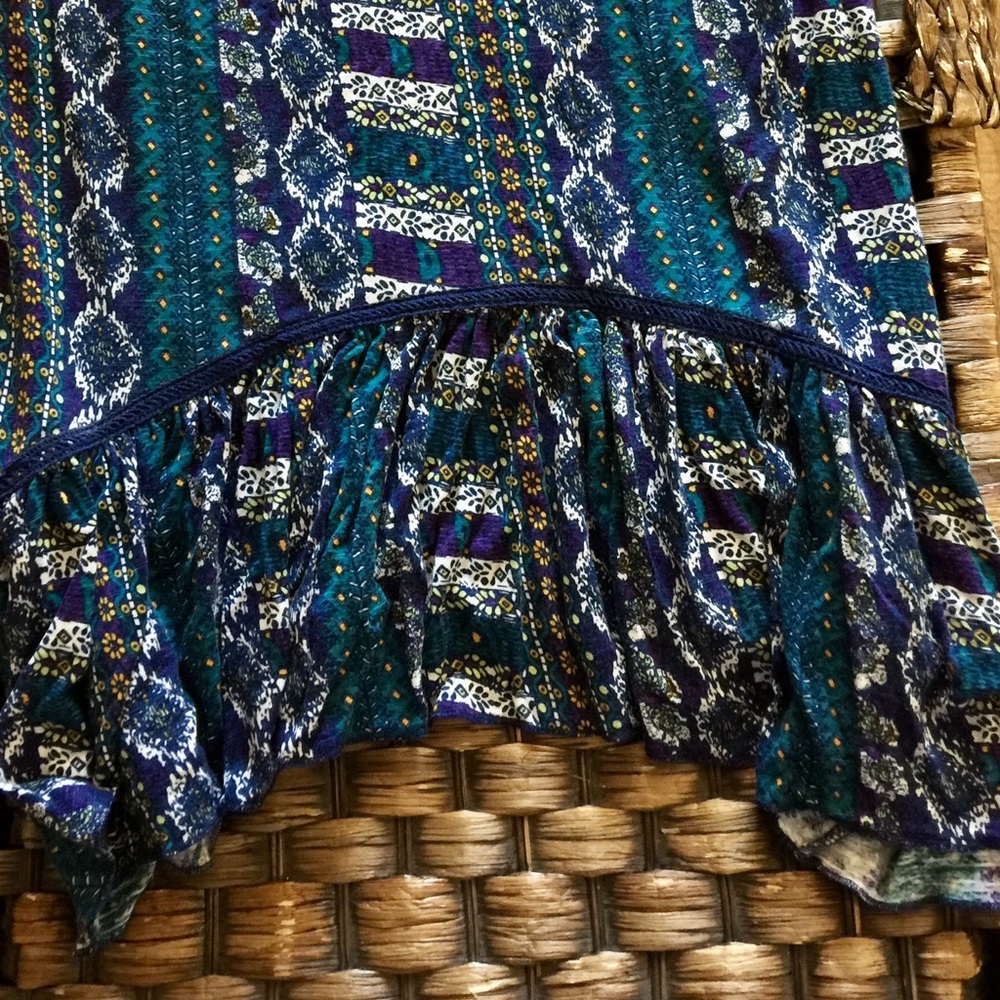 Top - Picture 2 of 2