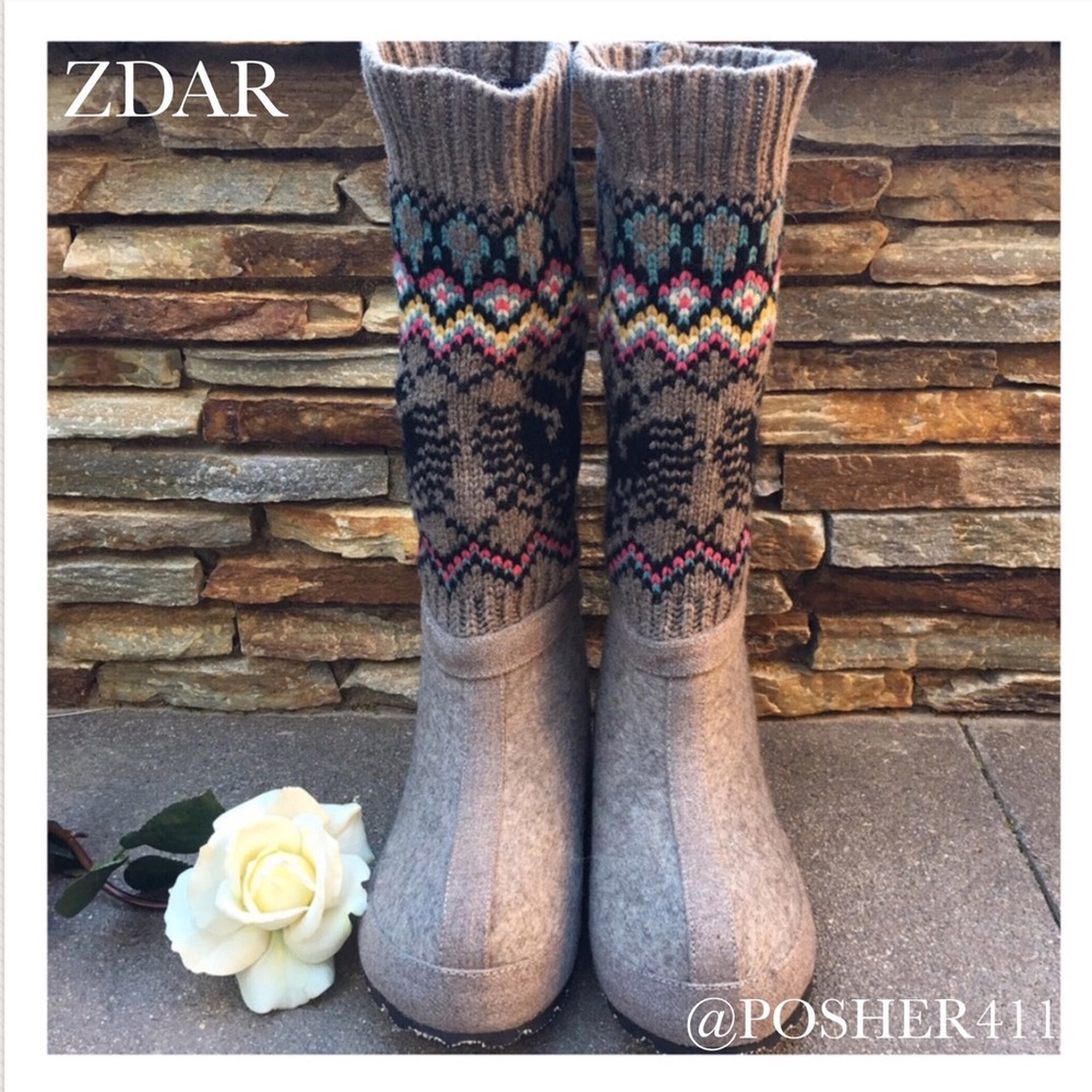 NWOT ZDAR LAMBSWOOL KNITTED BOOTS