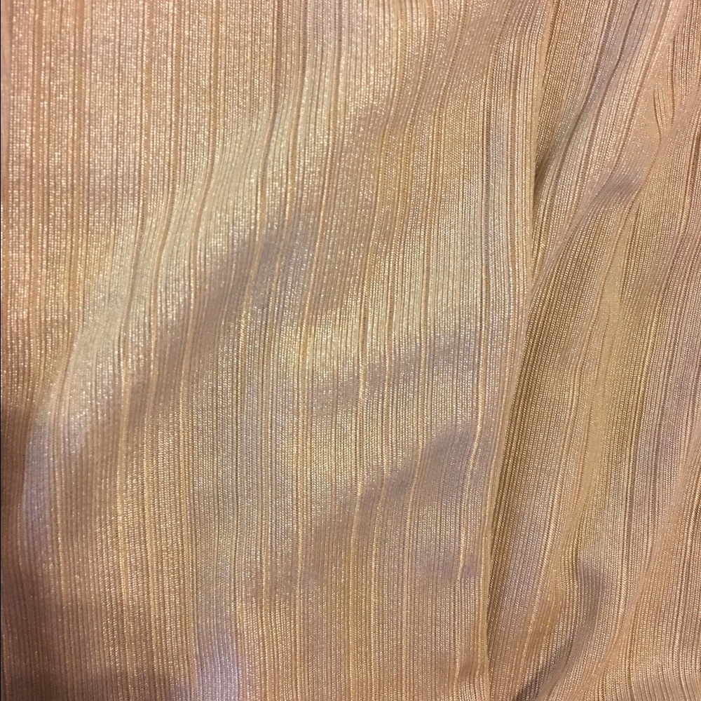 Beautiful Cold Shoulder Top - Picture 4 of 5