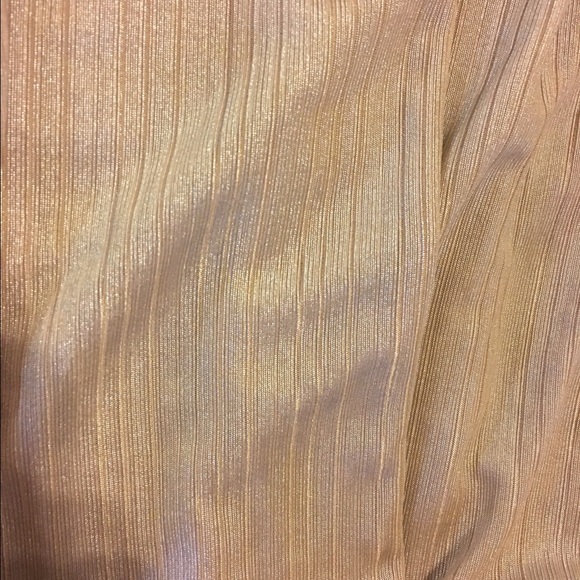 Beautiful Cold Shoulder Top - Picture 4 of 5