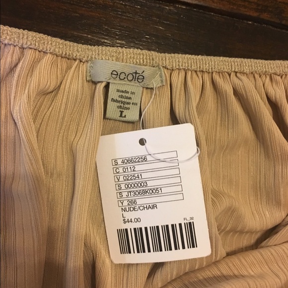 Beautiful Cold Shoulder Top - Picture 5 of 5