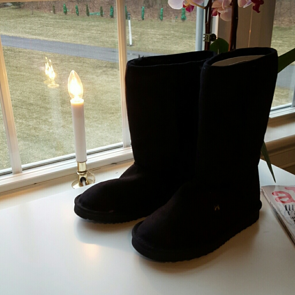Girls black boots