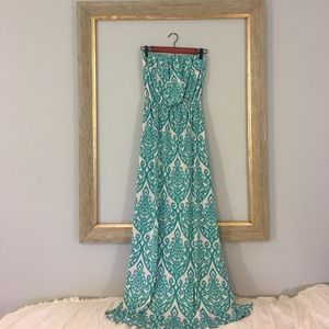 SALE Francesca's Maxi Dress! Size S. Adorable!