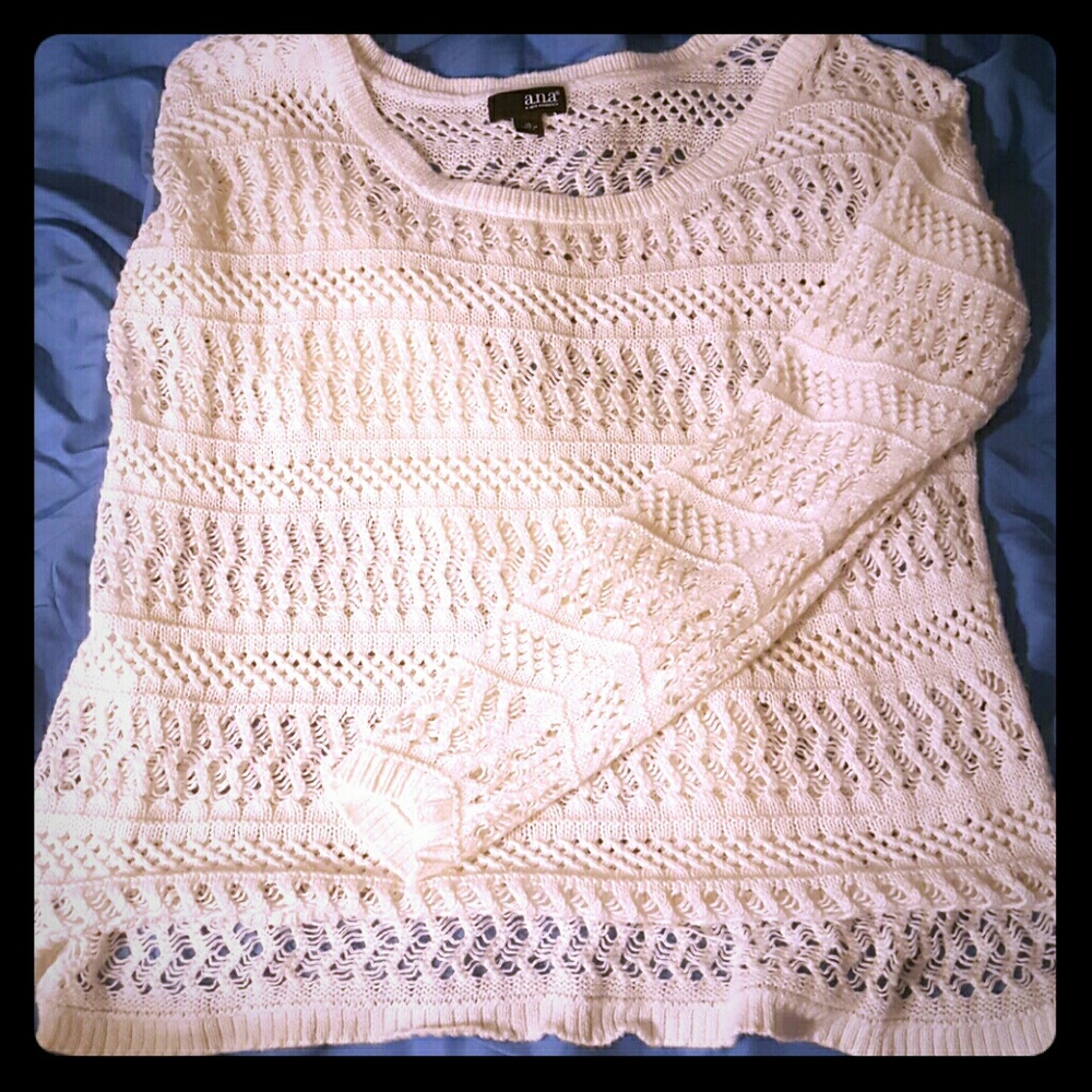 Incredibly cute off the shoulder croquet top.