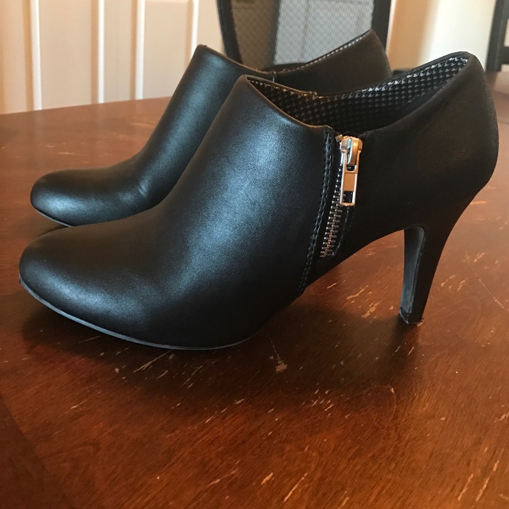Cute shorty booties