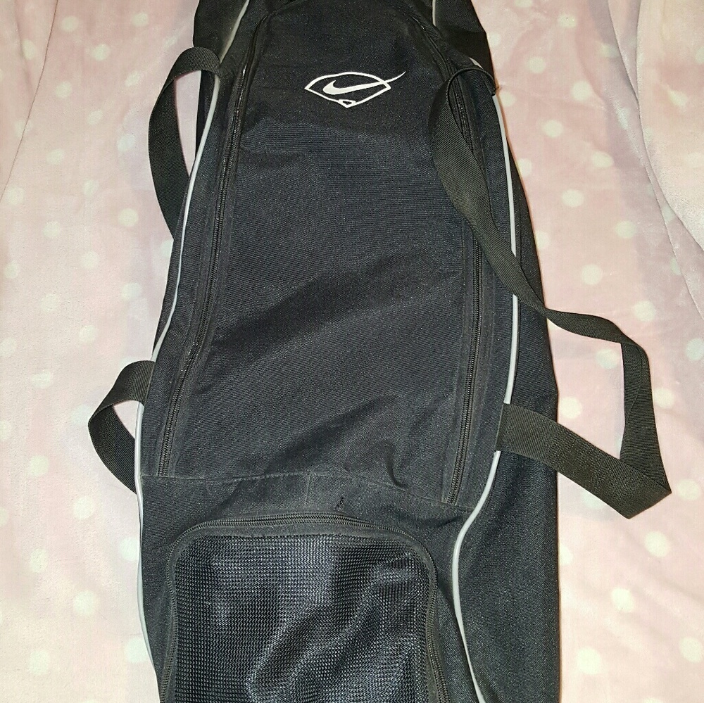 Nike softball/baseball sports bag. (Duffel)