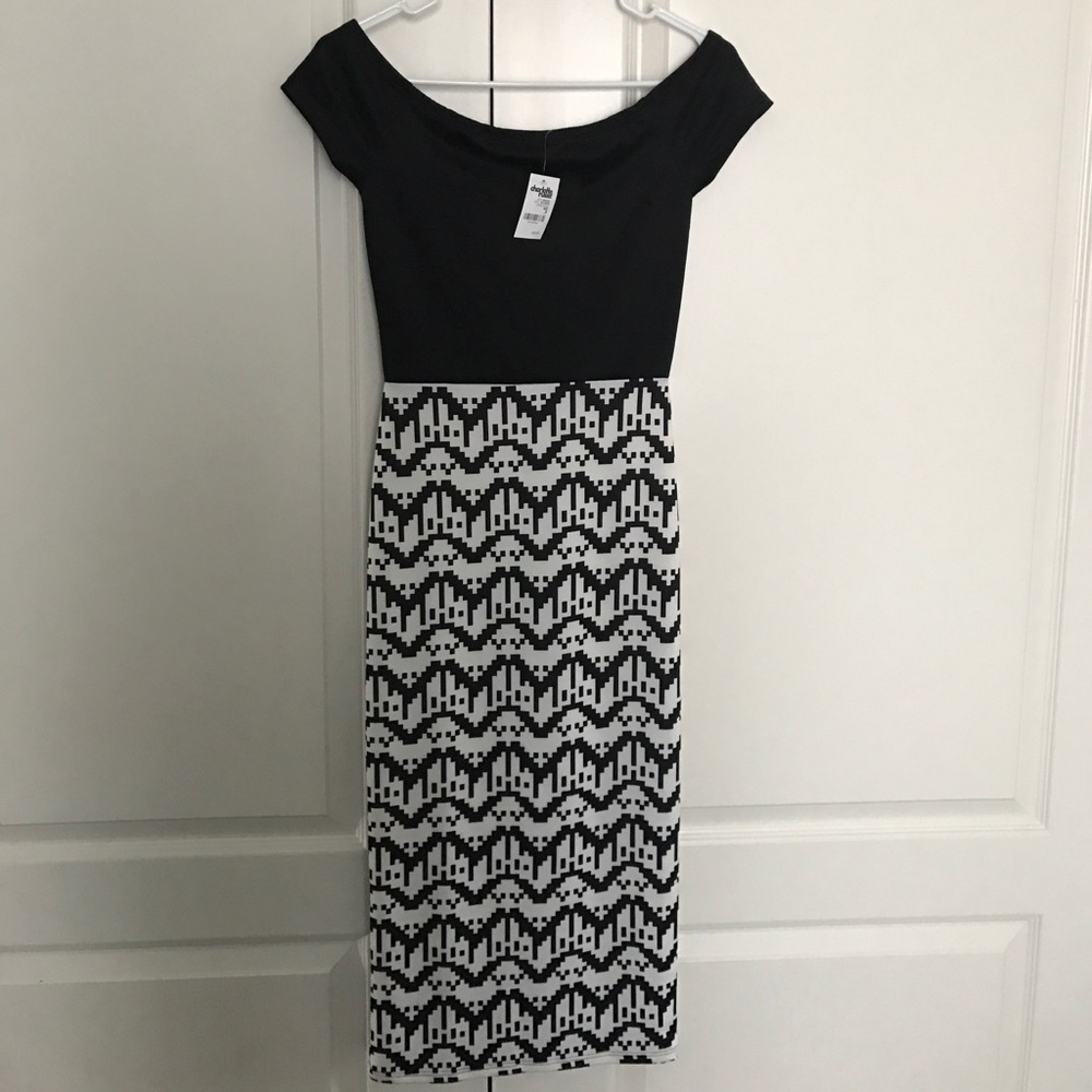 Charlotte Russe NWT Open shoulder Midi Dress