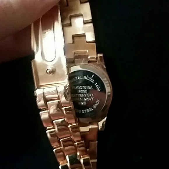 VALETTA WATCH - Picture 2 of 3