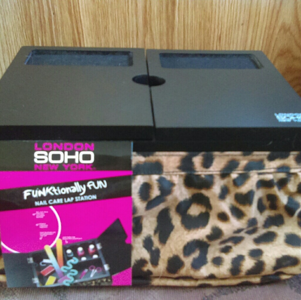 SOLD!!! SOHO Funktionally Nail Care Station