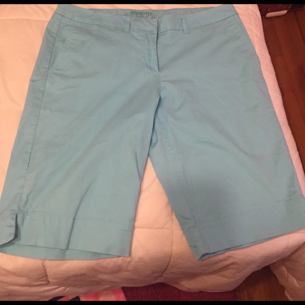 Light blue Bermuda shorts