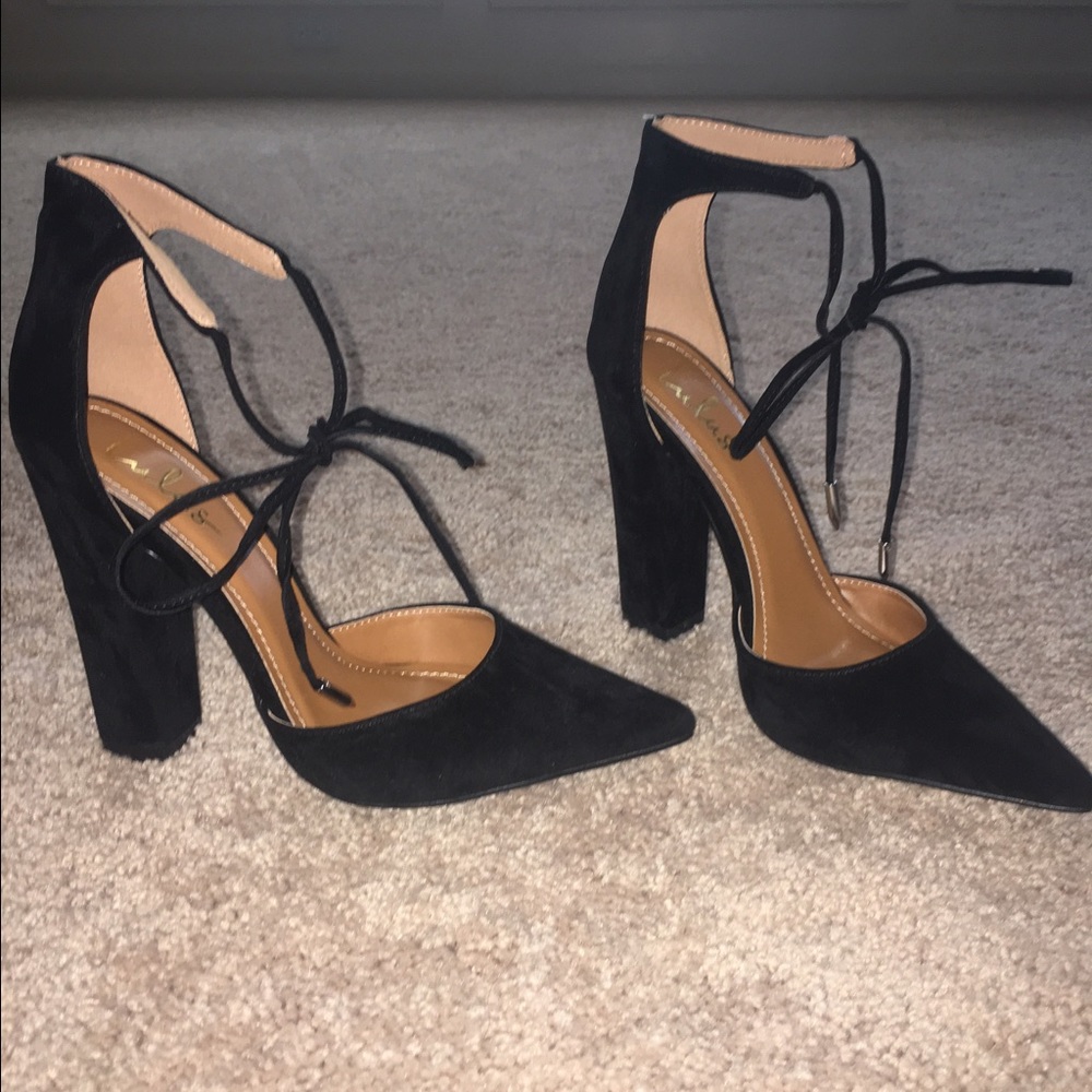 Shoes - Picture 2 of 3