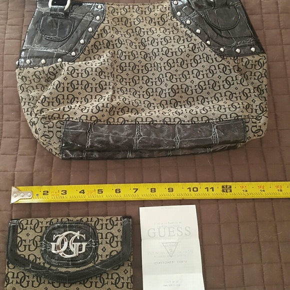 2 -Authentic Guess Purse/Bag with Matching Wallet - Picture 2 of 7